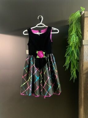 iris & ivy Black Velvet Bodice Plaid Skirt Party Dress with Pink Rose